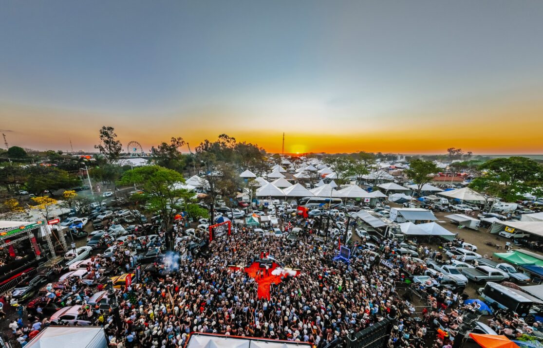 O-Palco-do-Camping-amplia-a-experiencia-da-Festa-do-Peao-de-Barretos-com-mais-de-35-shows-exclusivos-para-os-campistas-Credito-Alisson-Demetrio-scaled.jpeg