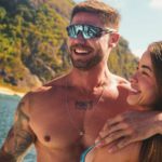 Jonas Sulzbach surge ao lado de Elisa Klein e mãe do ex-BBB demonstra apoio